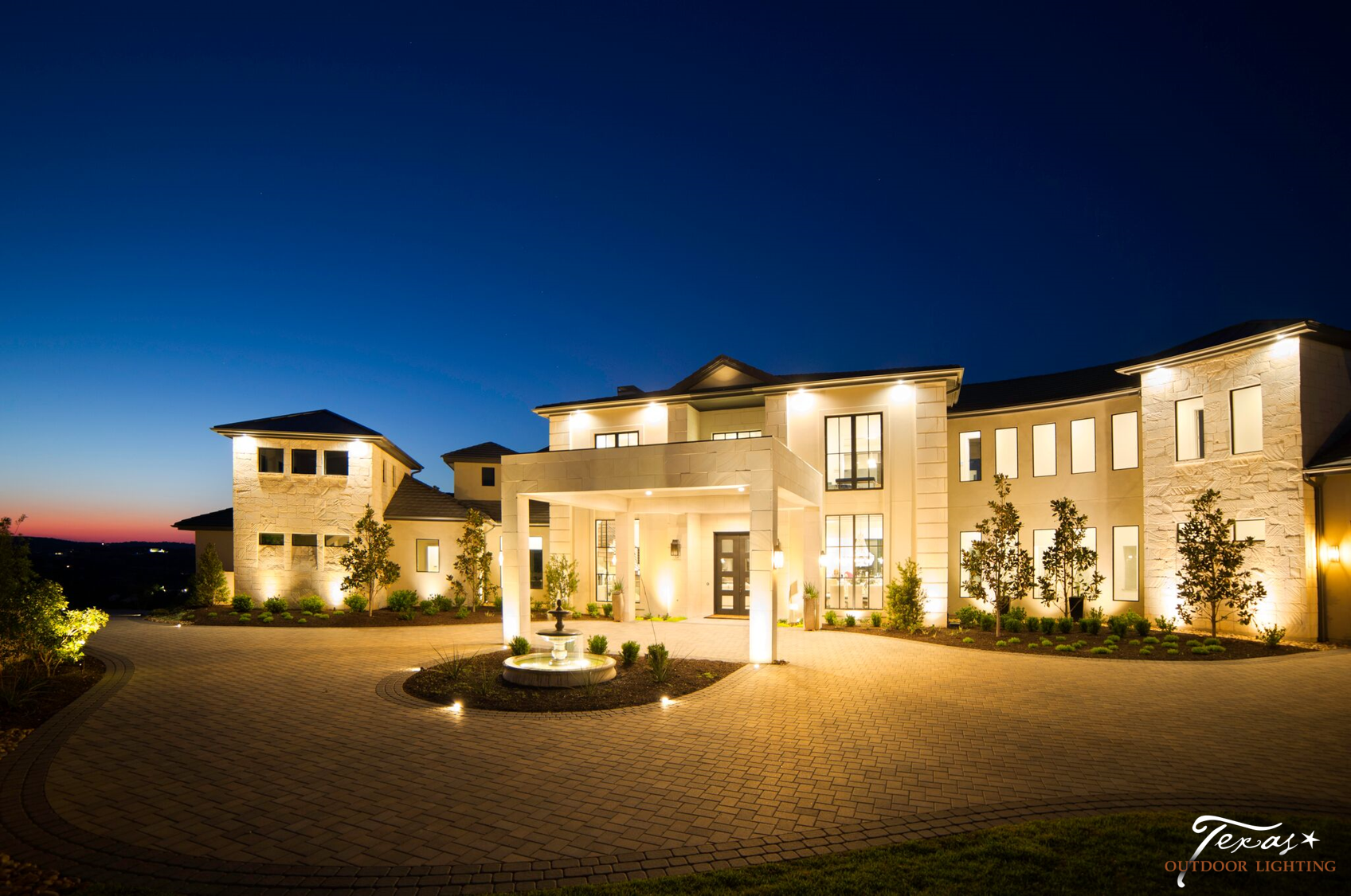 Outdoor Lighting Home in Rough Hollow Lakeway Texas